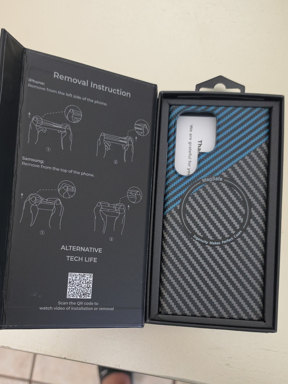 Carbon Fiber MagSafe Phone Case with Blue Accent - For S22 Ultra